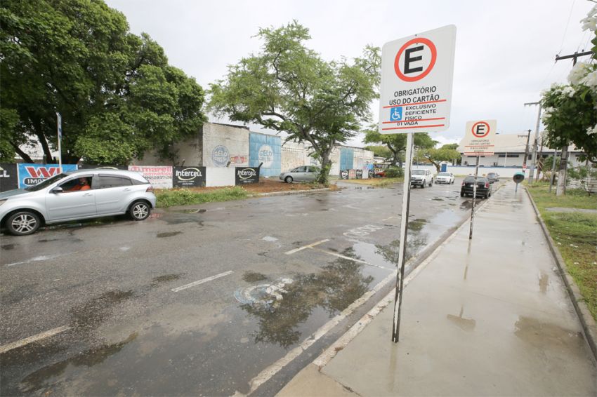Prefeitura investe em sinalização de trânsito para garantir segurança e mobilidade em Aracaju