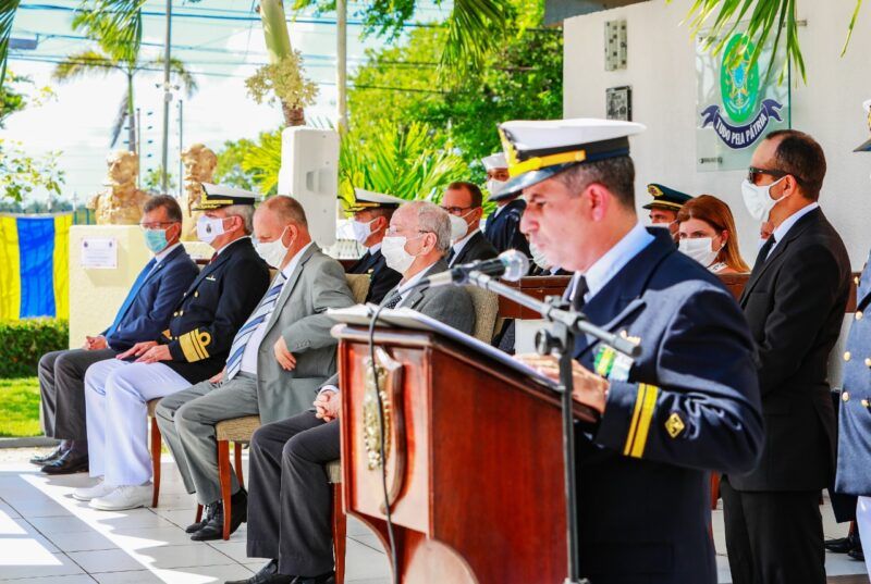 Deputados prestigiam homenagem da Marinha ao governador do estado