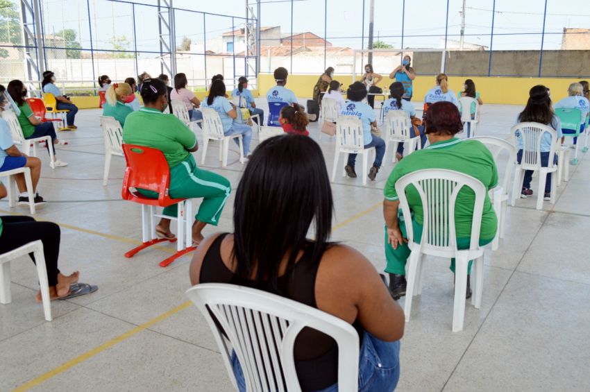 Vinicius afirma que aulas na rede pública de Aracaju voltam com segurança