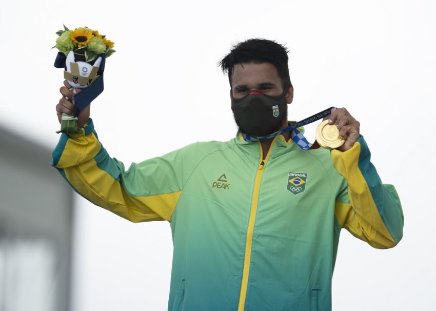 Brasil conquista primeira medalha de ouro com Ítalo Ferreira, no surf