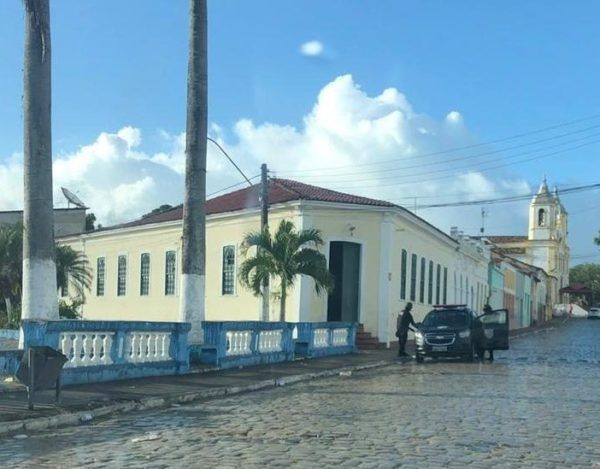 Prefeitura de Laranjeiras emite nota sobre invasão da sede