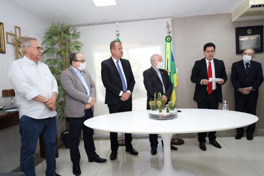 Robson Viana toma posse como deputdado estadual